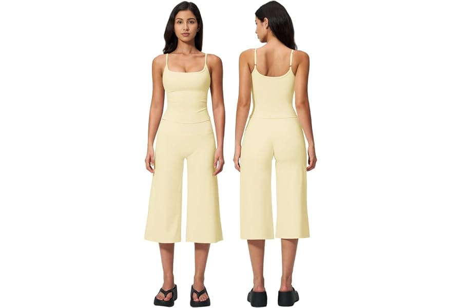 Women's Workout Sets: Matching Sports Bra & Capri Pants